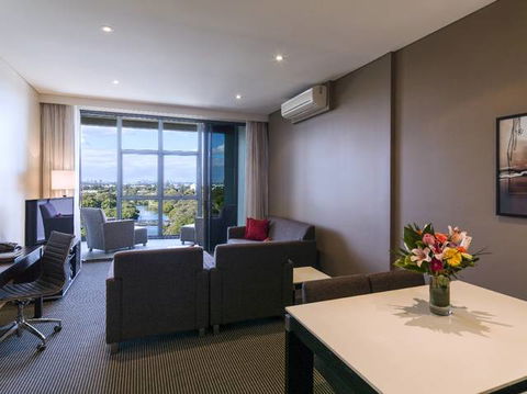 Meriton Serviced Apartments Parramatta - Accommodation Perth 2