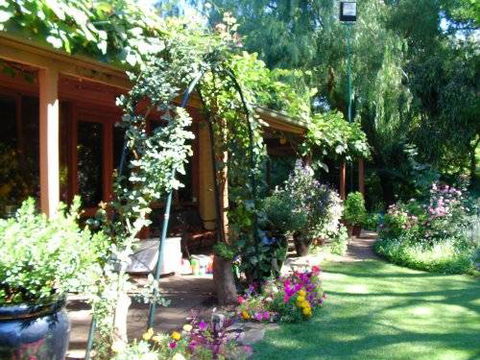 Rainforest Retreat Murray Bridge - Accommodation Perth 4
