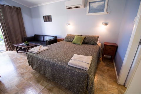 Daly Waters Historic Pub - Accommodation Perth 10