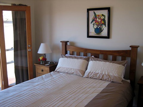 Strath Valley View B And B - Accommodation Perth 2