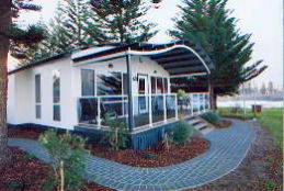 Surf Beach Holiday Park - Accommodation Perth 4