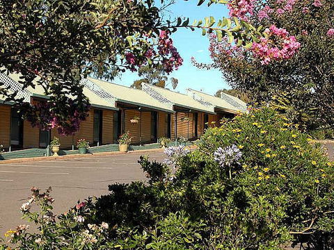 Tarcutta Halfway Motor Inn/Horse Hotel - Accommodation Perth 1