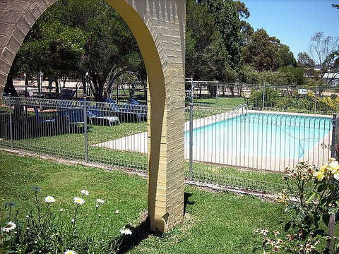 Tarcutta Halfway Motor Inn/Horse Hotel - Accommodation Perth 2