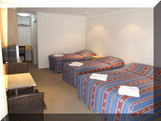 Tenterfield Tavern & Motor Inn - Accommodation Perth 0