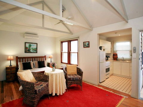 The Bank Guesthouse - Accommodation Perth 3