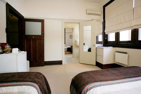 The Bank Guesthouse - Accommodation Perth 5