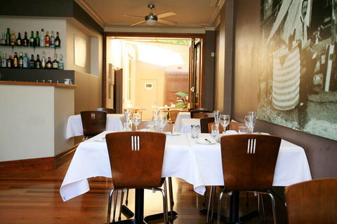 The Bank Guesthouse - Accommodation Perth 9