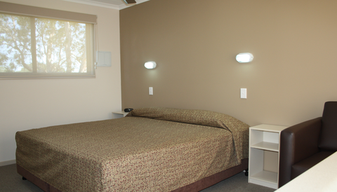 The Bowlo Holiday Cabins - Accommodation Perth 2