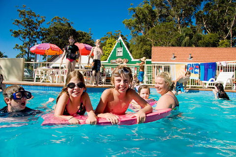The Clog Barn Holiday Park - Accommodation Perth 4