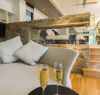 The Feathered Nest - Luxury Wildlife Retreat - Accommodation Perth