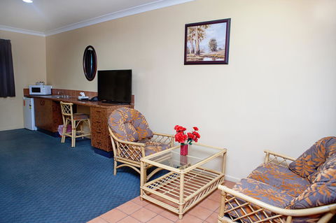 Townview Motel - Accommodation Perth 1