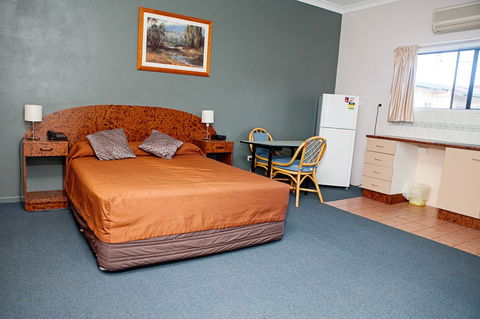 Townview Motel - Accommodation Perth 5