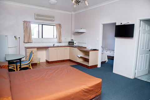 Townview Motel - Accommodation Perth 3