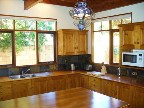 TRC House - Accommodation Perth 2