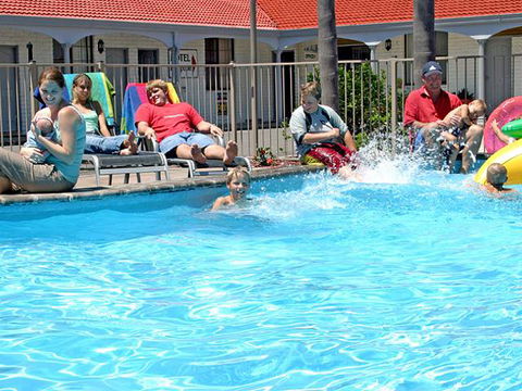 Tuncurry Beach Motel - Accommodation Perth 1
