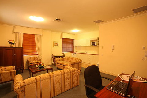 ULTIQA Rothbury Hotel - Accommodation Perth 2