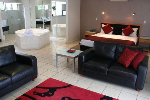 Windmill Motel And Reception Centre - Accommodation Perth 3