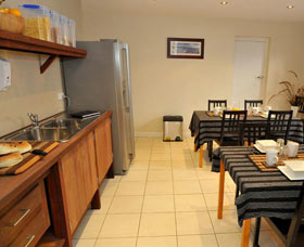 Waikiki Beach Bed And Breakfast - Accommodation Perth 3