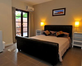 Waikiki Beach Bed And Breakfast - Accommodation Perth 2
