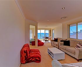 Luxury Waterfront House - Perth Resorts 4