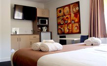 Hotel Gracelands - Parkes - Accommodation Perth 0