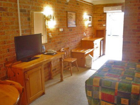 Coachmans Rest Motor Lodge - Accommodation Perth 0