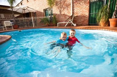 Endeavour Court Motor Inn - Accommodation Perth 3