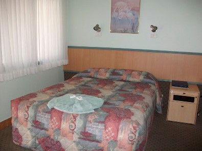 Alkira Motel - Accommodation Perth 2