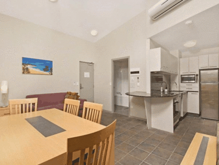 Lennox Point Holiday Apartments - thumb 3