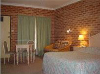 Country Gardens Motor Inn - Accommodation Perth 1