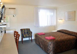 A & A Lodge Motel - Accommodation Perth 1