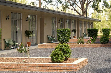 All Seasons Country Lodge - Accommodation Perth 0