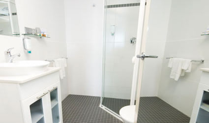 Quality Suites Clifton On Northbourne - Accommodation Perth 2