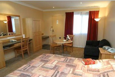 Best Western Sunseeker Motor Inn - Accommodation Perth 0