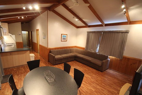 Metungholidayvillas - Accommodation Perth 0