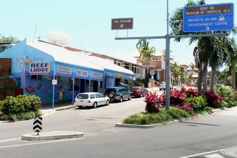 Reef Lodge Backpackers - Accommodation Perth 0