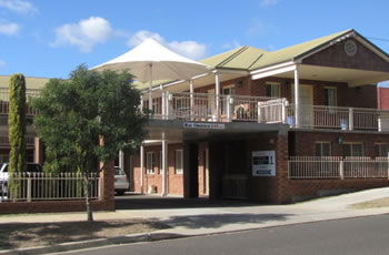 Golf Links Motel - Accommodation Perth 0