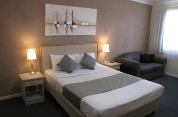 Golf Links Motel - Accommodation Perth 1