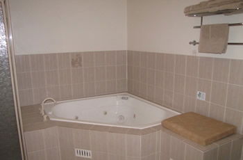 Golf Links Motel - Accommodation Perth 5