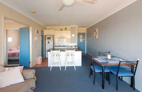 Shaz Maisons Beachside Holiday Apartments - Accommodation Perth 1