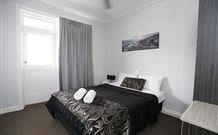The Lakes Hotel - The Entrance - Accommodation Perth 1