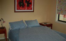 Busy Buzz - Accommodation Perth 0