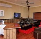Top of the Range Retreat - Perth Resorts
