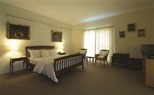 Yarrahapinni NSW Perth Resorts