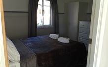 Charles Rasp Cottage - Perth Resorts 4