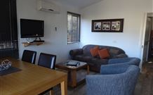 Charles Rasp Cottage - Perth Resorts 6