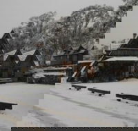 Habitat Chalet - Perth Resorts