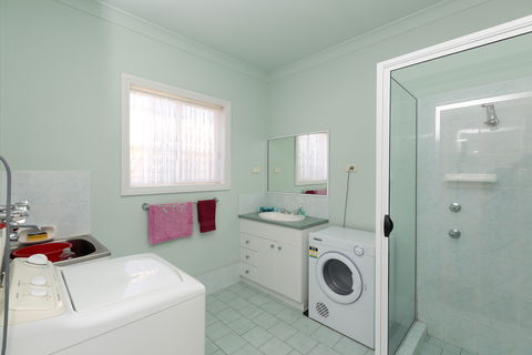 Cranford Waterfront Cottage - Accommodation Perth 9