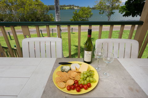 Cranford Waterfront Cottage - Accommodation Perth 10