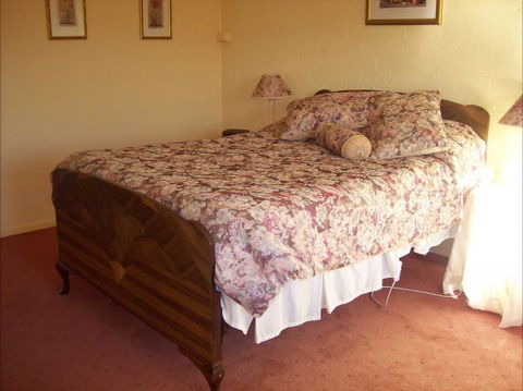 Colonial Inn Guest Rooms - Accommodation Perth 4